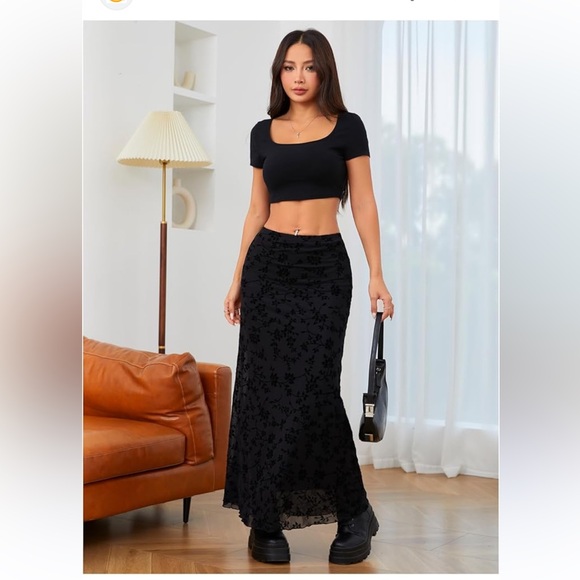 Milumia Dark Romantic NWOT Low Waist Whimsy Goth Maxi Black Floral Velvet - Picture 1 of 11